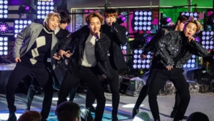 Солист BTS повредил ногу перед концертом «THE COMEBACK LIVE | ARIRANG»