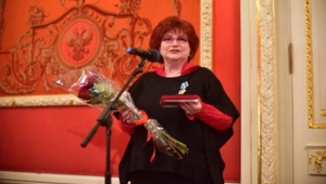 72-летняя Елена Степаненко неожиданно обрела популярность среди молодежи