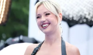 Клава Кока отпраздновала 31-летие на яхте с подругами и показала сюрприз от Димы Масленникова Клава Кока отпраздновала 31-летие на яхте с подругами и показала сюрприз от Димы Масленникова