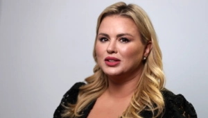 Анна Семенович откровенно рассказала о многолетней борьбе с весом и принятии себя