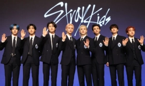 J.Y. Park подарил Stray Kids золото за рекорд на Billboard