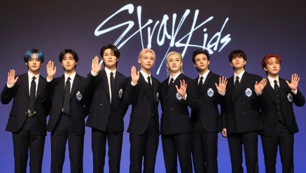 J.Y. Park подарил Stray Kids золото за рекорд на Billboard