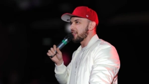 Рэпер ST поймал акулу во время отдыха на Мальдивах Рэпер ST поймал акулу во время отдыха на Мальдивах