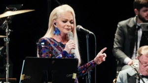 Долина обратилась к слушателям на концерте