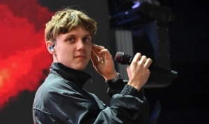 Ваня Дмитриенко объяснил секрет неугасающей популярности Филиппа Киркорова