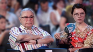 Молодая жена Евгения Петросяна отреагировала на критику своего стиля Молодая жена Евгения Петросяна отреагировала на критику своего стиля