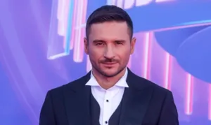 Сергей Лазарев не смог с первого раза прилететь в Москву из-за поломки самолета