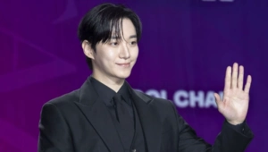 Джунхо из 2PM раскрыл секрет всемирного успеха: «Моя цель — постоянно меняться» Джунхо из 2PM раскрыл секрет всемирного успеха: «Моя цель — постоянно меняться»