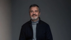 Константин Арсенев рассказал, почему российской эстраде необходимы «добрые» песни