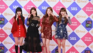 BLACKPINK отметили 10-летие эксклюзивной встречей в музее