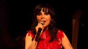 Бьорк поддержала призыв бойкотировать «Евровидение» Бьорк поддержала призыв бойкотировать «Евровидение»