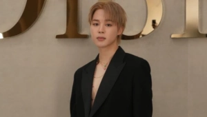 Знаменитый пластический хирург назвал Чимина из BTS «воплощением естественной красоты»