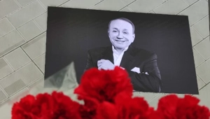 Эрнст, Якубович, Малышева и другие пришли на церемонию прощания с Александром Масляковым в Москве Эрнст, Якубович, Малышева и другие пришли на церемонию прощания с Александром Масляковым в Москве