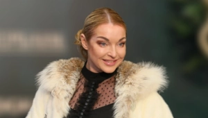 Анастасия Волочкова обвинила мать и дочь Ариадну в корысти на фоне тайной операции