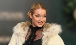 Анастасия Волочкова обвинила мать и дочь Ариадну в корысти на фоне тайной операции