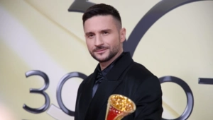 Сергей Лазарев восстановил здоровье с помощью капельницы Сергей Лазарев восстановил здоровье с помощью капельницы