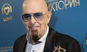 Михаилу Шуфутинскому присвоили звание народного артиста