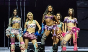 KATSEYE удивили зрителей фестиваля Coachella выступлением с HUNTR/X KATSEYE удивили зрителей фестиваля Coachella выступлением с HUNTR/X