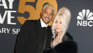 Шер планирует свадьбу с молодым бойфрендом перед 80-летним юбилеем