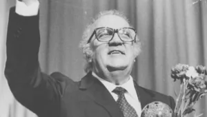 Уникальная биография Федерико Феллини: режиссер, который превратил свои сны в мировую классику Уникальная биография Федерико Феллини: режиссер, который превратил свои сны в мировую классику