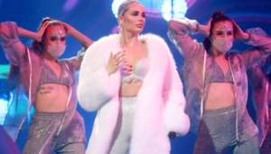 Певица Ханна раскрыла секрет счастливых отношений и крепкого брака