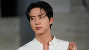 Джин из BTS рассказал об отношении к участникам группы TXT