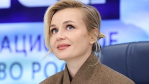 Полина Гагарина восхитилась преданностью своих фанатов:  «Вы ждали меня 4 часа»