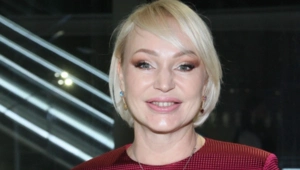 Алла Довлатова рассказала, что специально провоцирует хейтеров