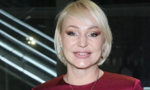 Алла Довлатова рассказала, что специально провоцирует хейтеров