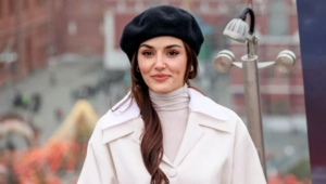 Звезда турецкого сериала «Постучись в мою дверь» Ханде Эрчел прилетела в Россию