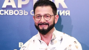 СМИ узнали имя девушки Михаила Галустяна: что известно о возлюбленной артиста