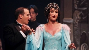 Бузова возвращается на театральную сцену: «Буду играть с лучшей партнершей»