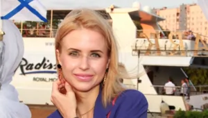 Актриса Мирослава Карпович показала фото с округлившимся животом