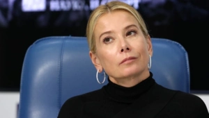 Юлия Высоцкая в слезах рассказала о дочери, находящейся в коме 12 лет Юлия Высоцкая в слезах рассказала о дочери, находящейся в коме 12 лет