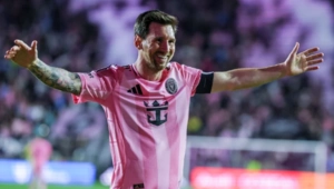 Месси откроет 21-метровый памятник самому себе в Индии Месси откроет 21-метровый памятник самому себе в Индии