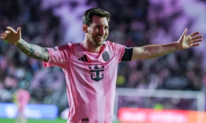 Месси откроет 21-метровый памятник самому себе в Индии