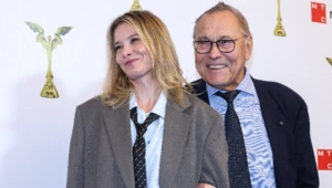 Юлия Высоцкая и Андрей Кончаловский тайно удочерили ребенка Юлия Высоцкая и Андрей Кончаловский тайно удочерили ребенка