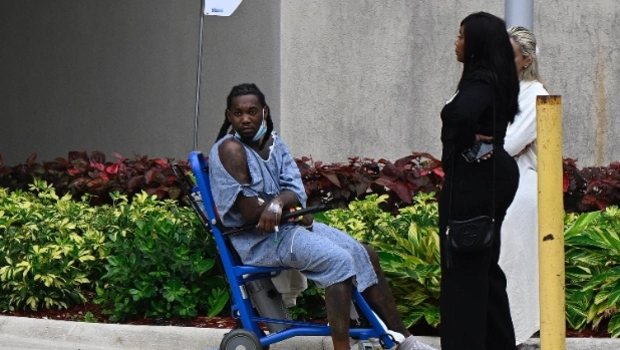 Offset выступил в инвалидной коляске после огнестрельного ранения Offset выступил в инвалидной коляске после огнестрельного ранения