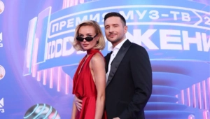Сергей Лазарев и Полина Гагарина вместе появились на красной ковровой дорожке Сергей Лазарев и Полина Гагарина вместе появились на красной ковровой дорожке