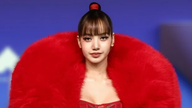 Лиса из BLACKPINK выпустила дебютный сольный мини-альбом «Press Play» Лиса из BLACKPINK выпустила дебютный сольный мини-альбом «Press Play»