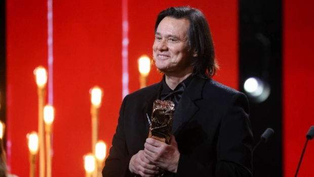 Внешность Джима Кэрри на премии «Сезар» вызвала шок у фанатов Внешность Джима Кэрри на премии «Сезар» вызвала шок у фанатов