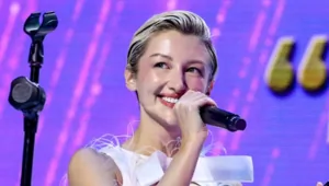 Певица MARGO рассказала о способе борьбы с эмоциональным спадом Певица MARGO рассказала о способе борьбы с эмоциональным спадом