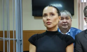 Возлюбленный Лерчек показал ее без парика Возлюбленный Лерчек показал ее без парика