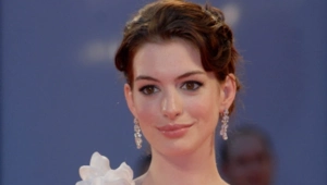 Энн Хэтэуэй — о потере ребенка: «Приходилось рожать каждый день» Энн Хэтэуэй — о потере ребенка: «Приходилось рожать каждый день»