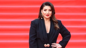 Певица Жасмин сломала руку на горнолыжном курорте