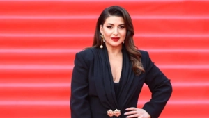 Певица Жасмин сломала руку на горнолыжном курорте