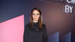 Агата Муцениеце объяснила, почему скрывает лицо новорожденной дочери