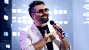 Алексея Чумакова раскритиковали за откровенный танец с поклонницей Алексея Чумакова раскритиковали за откровенный танец с поклонницей