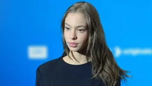 Дочь Сергея Жукова шокировала фанатов бритой головой Дочь Сергея Жукова шокировала фанатов бритой головой