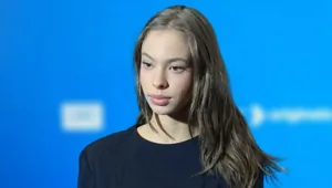 Дочь Сергея Жукова шокировала фанатов бритой головой Дочь Сергея Жукова шокировала фанатов бритой головой